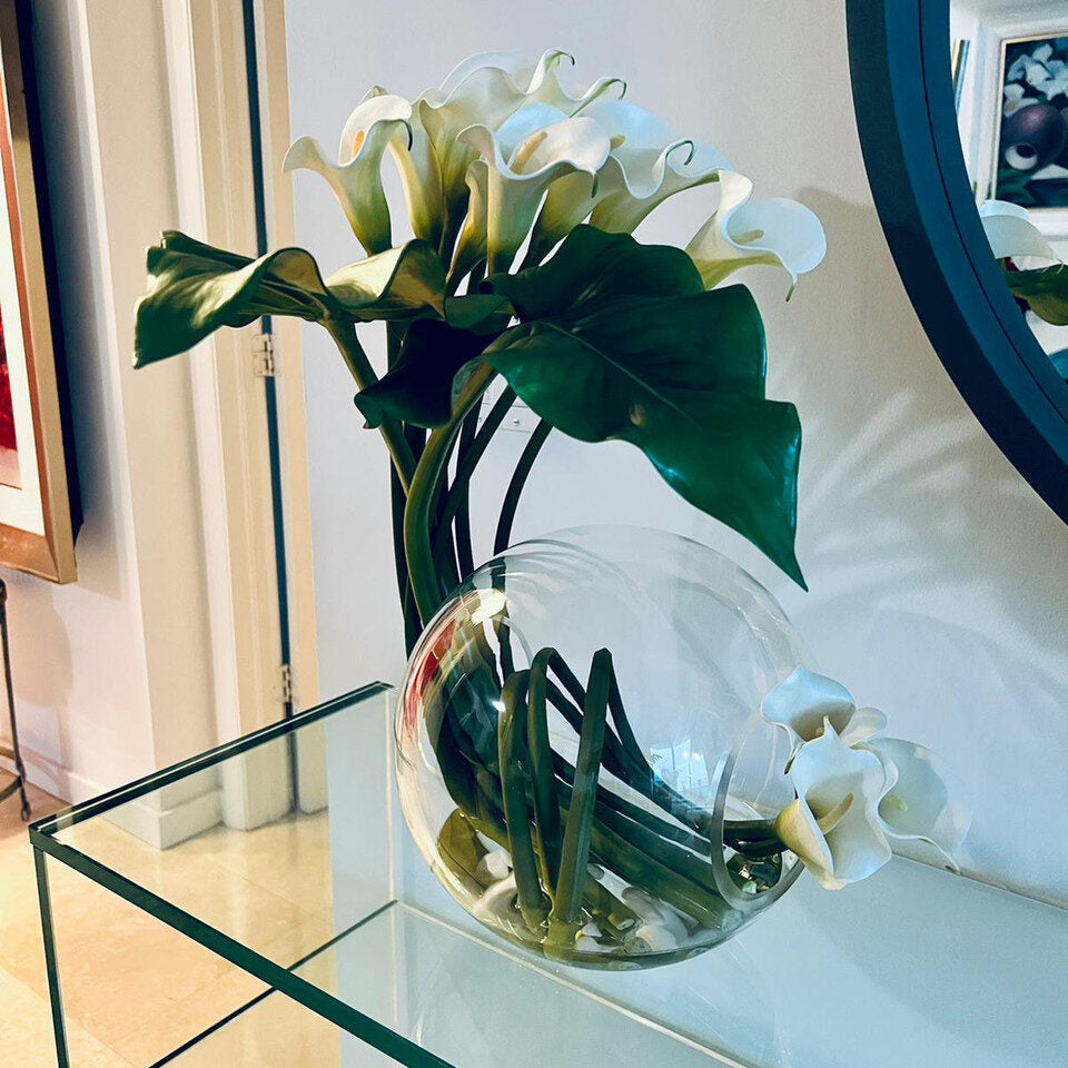 Crosswinds vase with calla lilies
(Out of Stock)