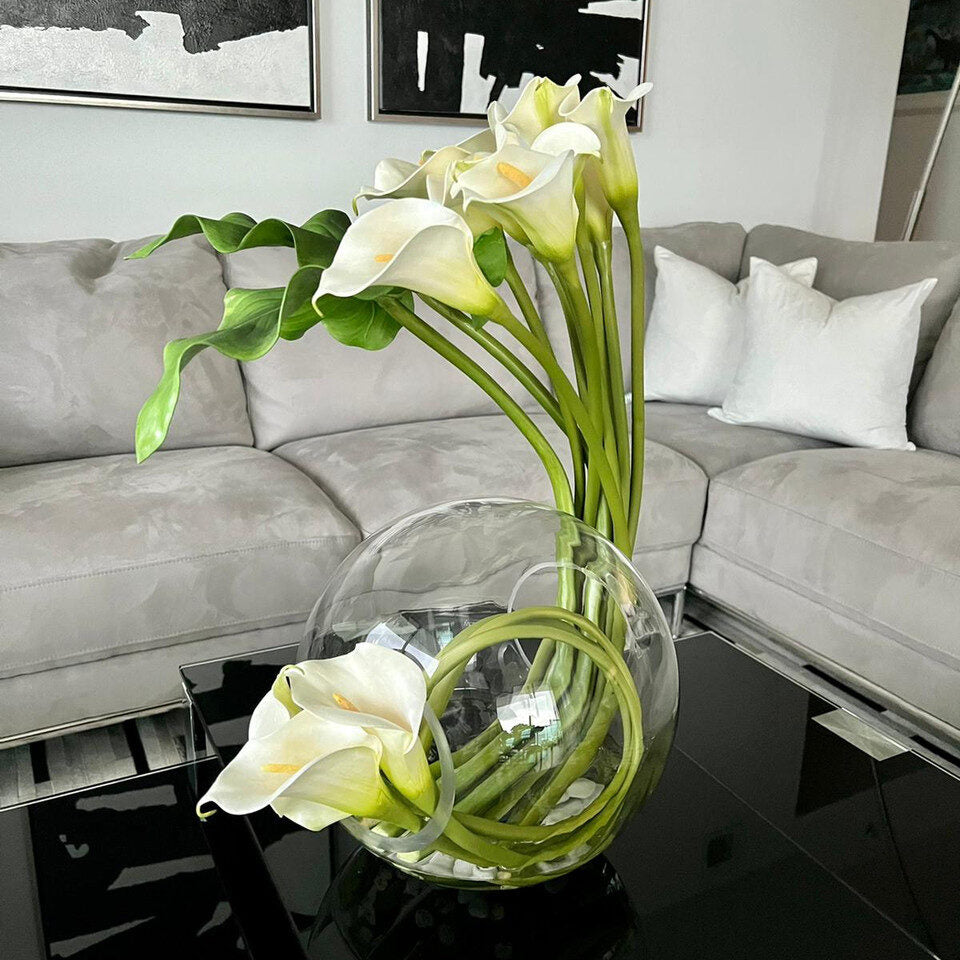 Crosswinds vase with calla lilies
(Out of Stock)